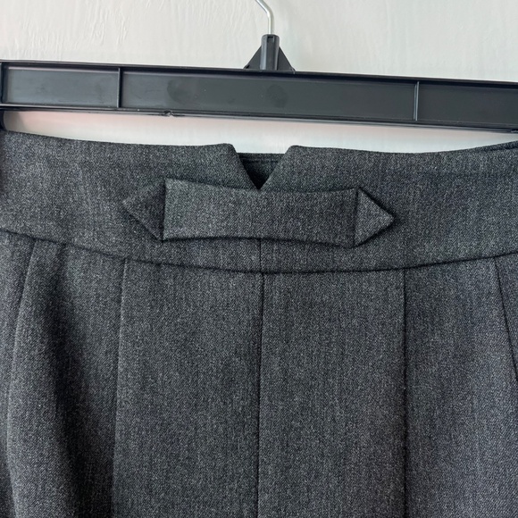 Express Grey Pencil Skirt with Back Bow Detail – Size 2 - Picture 4 of 9